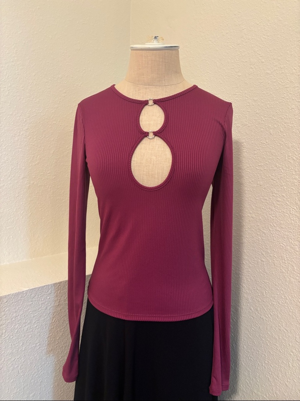 Urban Outfitters Piper Long Sleeved Keyhole Top Y2K 2000s Style Ribbed Medium